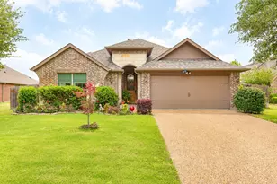 107 Manor Ln, Waxahachie, TX 75165 - Photo 1