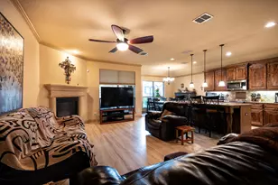 107 Manor Ln, Waxahachie, TX 75165 - Photo 6