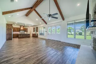 100 Helton Dr, Granbury, TX 76049 - Photo 4