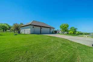 100 Helton Dr, Granbury, TX 76049 - Photo 20