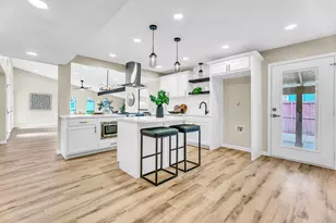 7618 Christie Ln, Dallas, TX 75249 - Photo 12