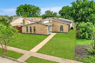 7618 Christie Ln, Dallas, TX 75249 - Photo 2