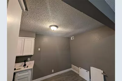 6709 Ridgecrest Court, Fort Worth, TX 76133 - Photo 8