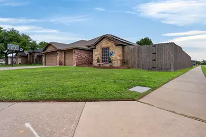 629 E Sheila Circle, Joshua, TX 76058 - Photo 2