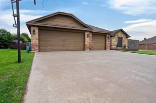 629 E Sheila Cir, Joshua, TX 76058 - Photo 1