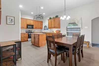 629 E Sheila Circle, Joshua, TX 76058 - Photo 6