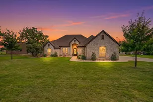 4103 King Air Ct, Granbury, TX 76049 - Photo 4
