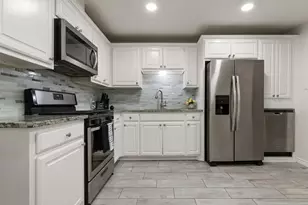 1710 Western Park Dr, Dallas, TX 75211 - Photo 10