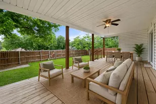 1710 Western Park Dr, Dallas, TX 75211 - Photo 2