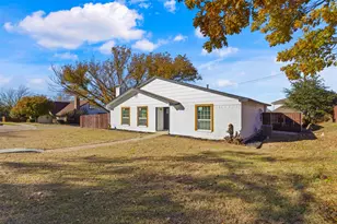 1003 Bellflower Ct, Carrollton, TX 75007 - Photo 2