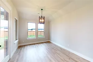 2337 SE 4th St, Grand Prairie, TX 75051 - Photo 10