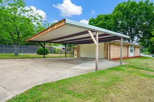 400 Brookhollow Cir, DeSoto, TX 75115 - Photo 24