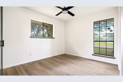 400 Brook Hollow Circle, DeSoto, TX 75115 - Photo 14