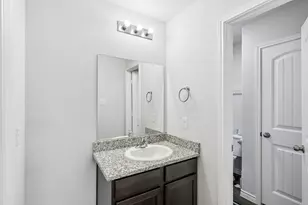 5725 Willamette Dr, Fort Worth, TX 76119 - Photo 10