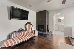 2005 Meadow Dr, Crowley, TX 76036 - Photo 16