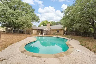 2005 Meadow Dr, Crowley, TX 76036 - Photo 6