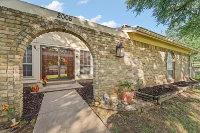 2005 Meadow Drive, Crowley, TX 76036 - Photo 6