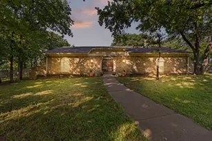 2005 Meadow Dr, Crowley, TX 76036 - Photo 40