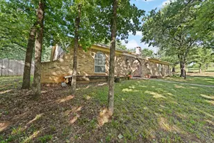 2005 Meadow Dr, Crowley, TX 76036 - Photo 34
