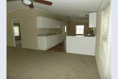 203 S Ridgeview Court, Azle, TX 76020 - Photo 4