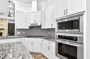 9861 Chamber Hall Dr, Frisco, TX 75033 - Photo 6