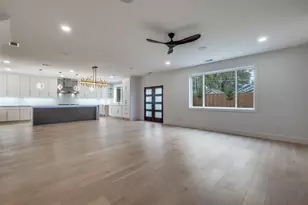 1018 Grandview Ave, Dallas, TX 75223 - Photo 16
