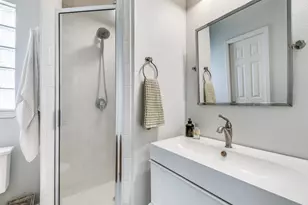 9419 Peninsula Dr, Dallas, TX 75218 - Photo 14