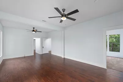 2124 21st Street, Fort Worth, TX 76164 - Photo 8