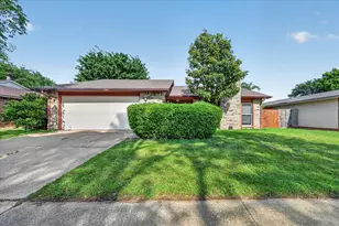 2705 Treeview Dr, Arlington, TX 76016 - Photo 1