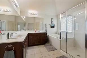 5836 Summerwood Dr, Grand Prairie, TX 75052 - Photo 18