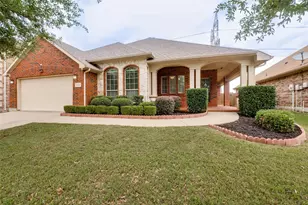 5836 Summerwood Dr, Grand Prairie, TX 75052 - Photo 2