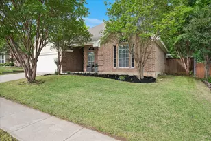 7205 Elm Wood Dr, North Richland Hills, TX 76182 - Photo 2