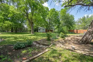 604 S Pearl St, Trenton, TX 75490 - Photo 28
