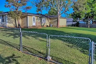 933 N Main St, Muenster, TX 76252 - Photo 22
