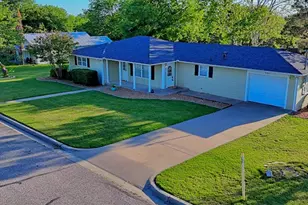 933 N Main St, Muenster, TX 76252 - Photo 4
