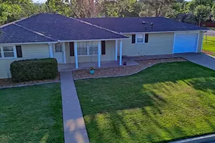 933 N Main St, Muenster, TX 76252 - Photo 2