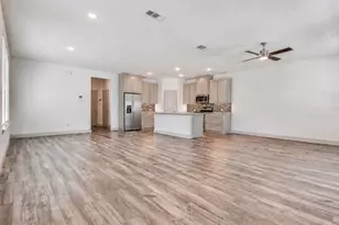 8913 Swallowtail St, Frisco, TX 75035 - Photo 6