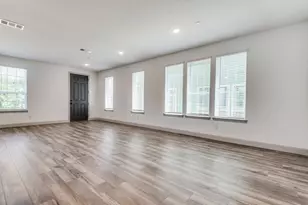 8913 Swallowtail St, Frisco, TX 75035 - Photo 4