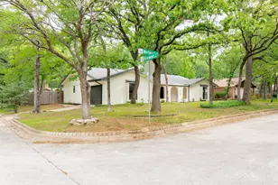 2958 Wentwood Dr, Grapevine, TX 76051 - Photo 2