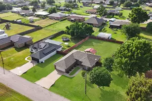3928 Country Meadows Cir, Granbury, TX 76049 - Photo 22