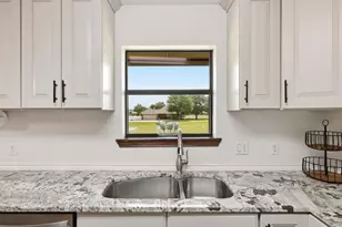 3028 English Creek Dr, Azle, TX 76020 - Photo 12