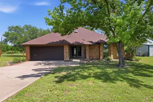 3028 English Creek Dr, Azle, TX 76020 - Photo 2