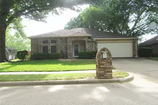 5201 Meadow Chase Ln, Flower Mound, TX 75028 - Photo 2