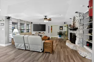 105 Elm Dr, Oak Leaf, TX 75154 - Photo 16