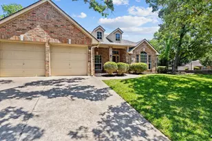 6315 Fannin Dr, Arlington, TX 76001 - Photo 2