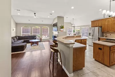 6315 Fannin Drive, Arlington, TX 76001 - Photo 10