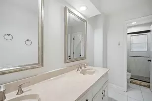 2705 Timberleaf Dr, Carrollton, TX 75006 - Photo 10
