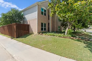 2878 Ridgedale Dr, Lewisville, TX 75067 - Photo 2