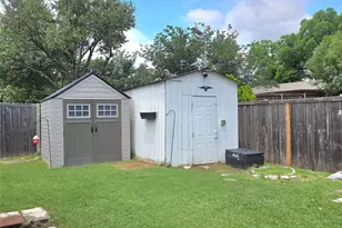 1273 Valencia Ln, Lewisville, TX 75067 - Photo 14