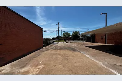 2726 W Mockingbird Lane, Dallas, TX 75235 - Photo 16